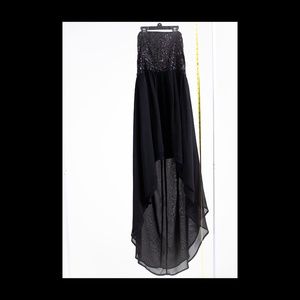 BLOW OUT Strapless, high-low